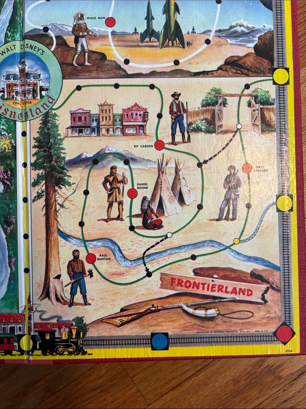 Disney DIsneyland Game Box - Red with Green and Yellow Logo - Picture 4 of 9
